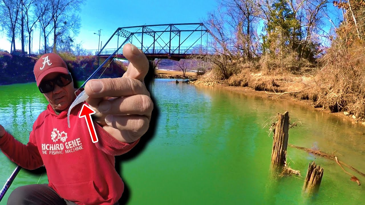 Winter Crappie Fishing Creeks With A Jig!!! (HOW TO LOCATE AND