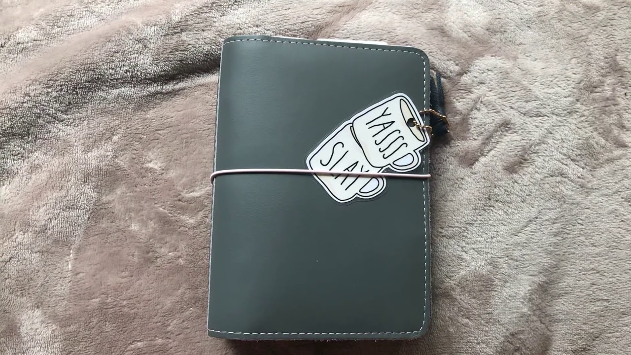 Foxy fix No.5 B6 flip through