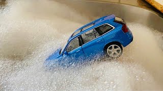 Various Cars Sinking in Foam and getting washed - Olika Bilar Sjunker ner i skumbad