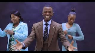 Mwari anoita minana Pastor B Mayeka  