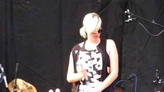 EMA - &quot;California&quot; Live at Pitchfork 2011