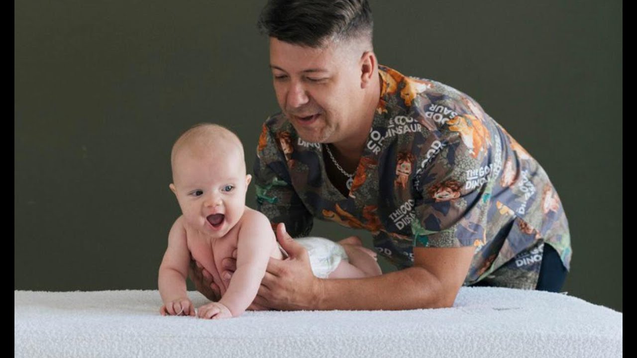 Упражнение для укрепления рук грудничка