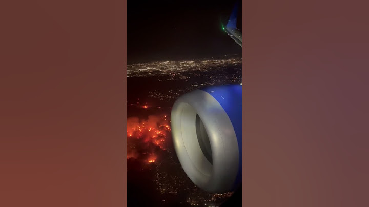 Plane passengers marvel at LA fires seen from the air