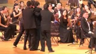 Violinist Chuanyun Li collapsed on stage