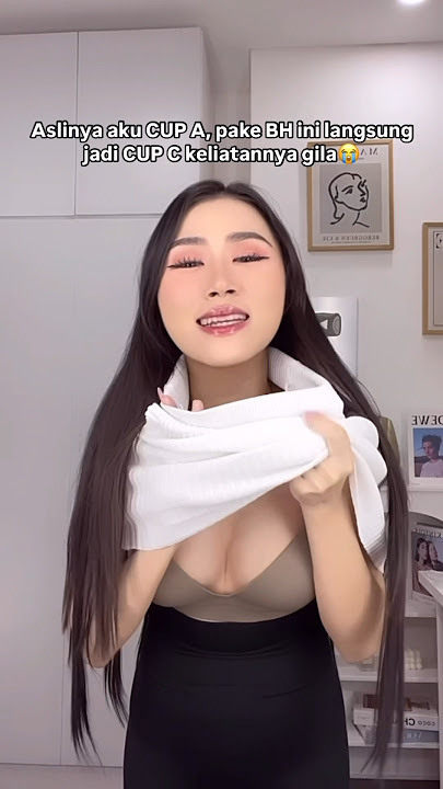 Suami anjjj🤣 Bisa-bisanya lagi tidur bangun terus langsung senyum-senyum sendiri🫵🏻