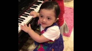 ARSY Cinta Musik Sejak Bayi... Belajar Bermain Piano