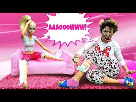 Barbie pijama partisinde! Bakım ve ağda yapma oyunu! Barbie oyuncak bebek videosu