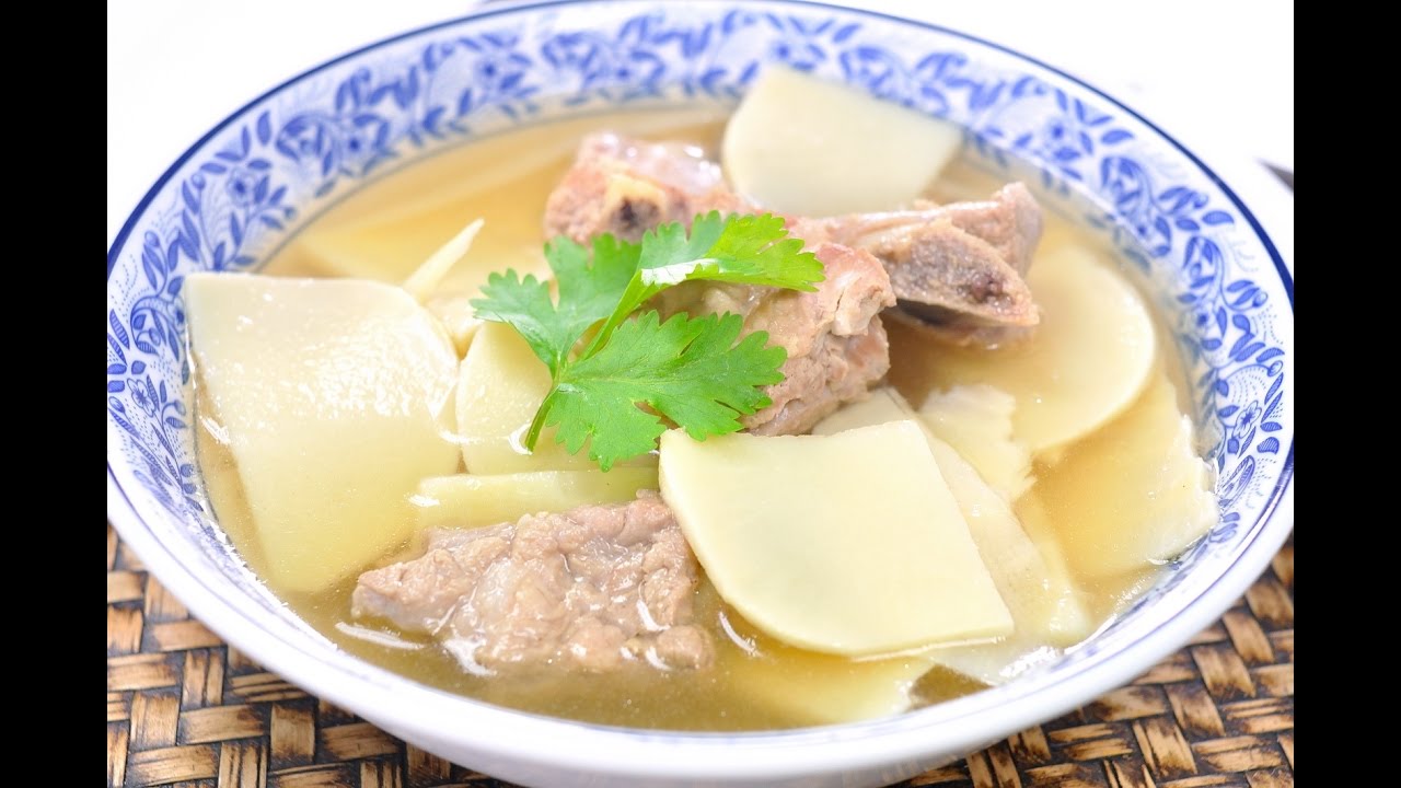 แกงจืดหน่อไม้ซี่โครงหมู