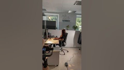 Quick DOLLY HACK for smooth cinematic shots 🎬