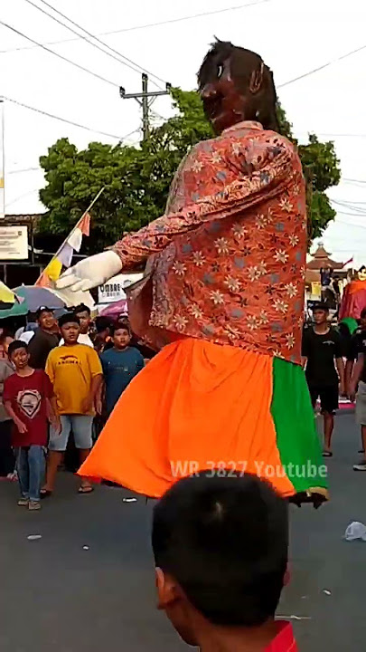Ondel Ondel Cewek Ngamuk !! Gunungan Apem Jatinom Klaten 2022#Shorts