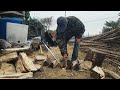장작 패기 Woodchopping Two