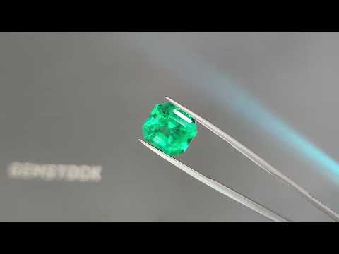 Intense Green Colombian emerald 7.90 carats in octagon cut Video  № 2