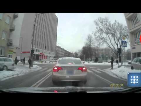 Wideo: Czy możesz skręcić w lewo na czerwonym świetle w Gruzji?