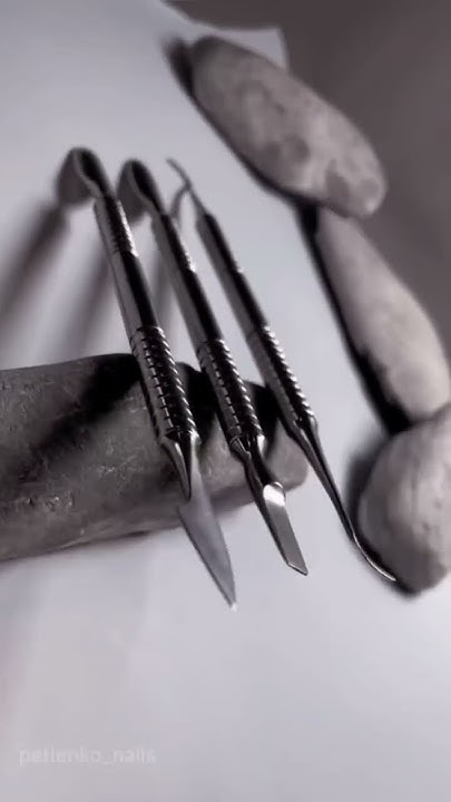 Как срезать кутикулу #nails #маникюрсамойсебе #маникюробучение - YouTube
