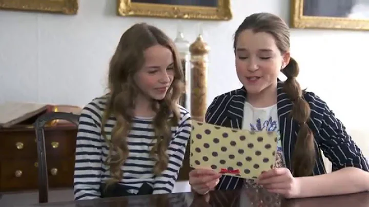 Minnie's Fashion Challenge - Perfume | Official Di...