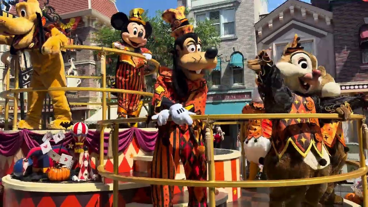 Mickey and Friends Halloween Cavalcade カリフォルニアディズニー