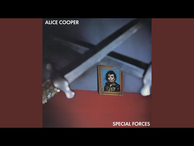 Alice Cooper - Who Do You Think We Are