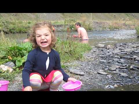 მოხევეები ცურვას სწავლობენ :)