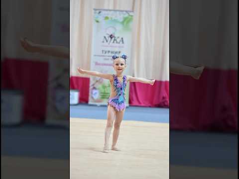 Изменилась? #ульянамишкурова2013 #гимнастка #художественнаягимнастика #спорт #рост #былостало
