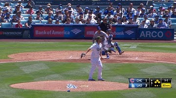 CHC@LAD: Kershaw gets out of a bases-loaded jam