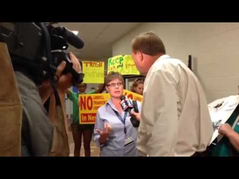 Fox 2's Ron Savage does a live interview a Endeavor Middle School.