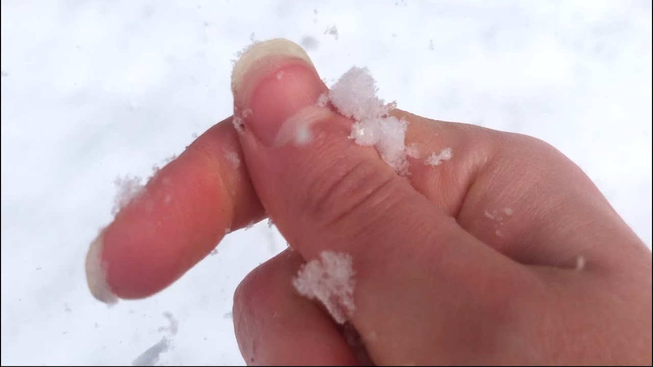 ASMR IN THE SNOW🌨 | tapping on ice, crunchy footsteps & more | no talking