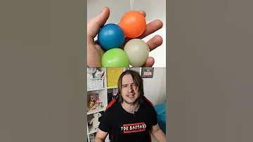 Почему эти липкие шары светятся? Что это такое?