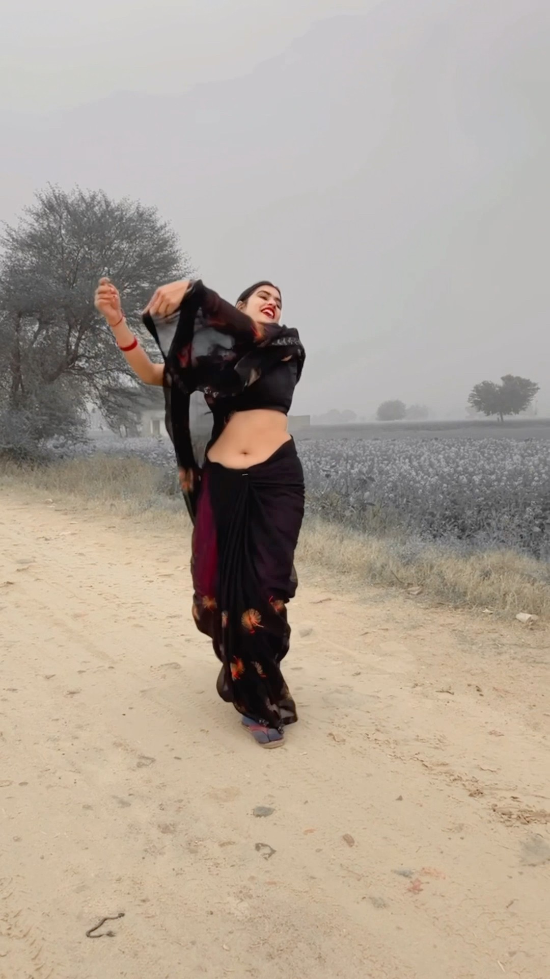 ठण्डी ठण्डी हवा मैंने कुछ 2 #shorts #meenu #trending #ytshorts #youtube