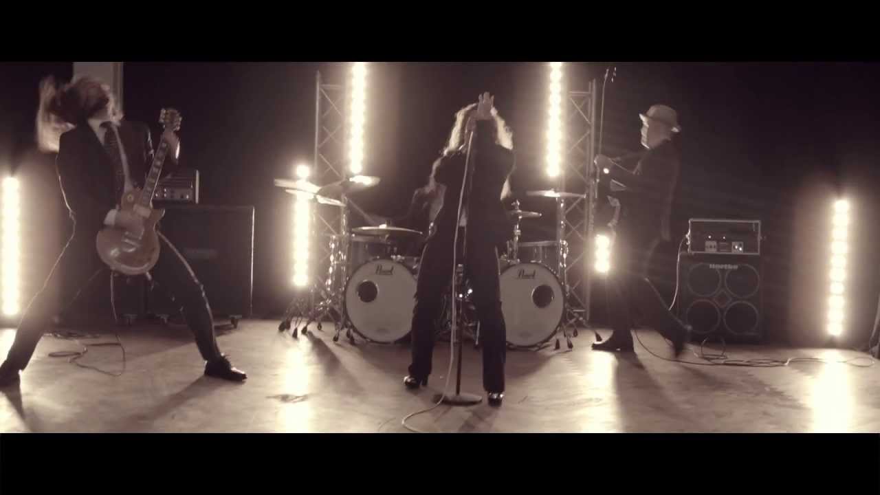 Souldrinker - Damn the machine [Official Music Video]