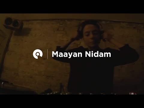 Maayan Nidam @ Bikini Waxx Berlin (BE-AT.TV Wax Hounds)