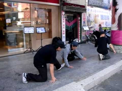 台南亂剪街頭表演