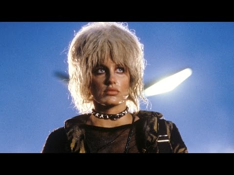 Darryl Hannah as Pris