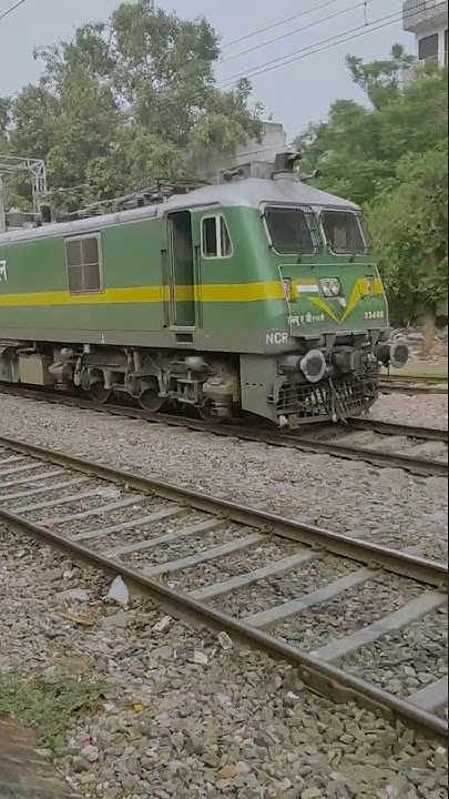 wag-9hc-locomotive-arrived-to-delhi-cantt-railway-station-shorts