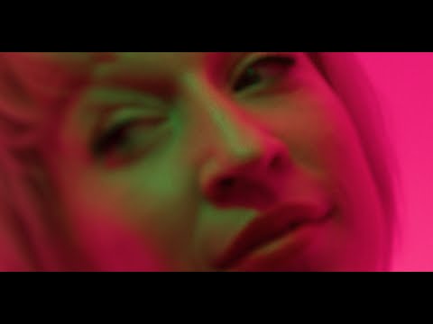 Peter Zirbs x Loretta Who - Say Something auf YouTube ansehen Peter Zirbs x Loretta Who - Say Something auf YouTube ansehen