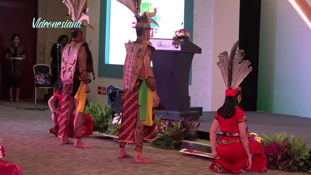 Tarian Suku Dayak Siang-Kalimantan Tengah pada acara Pembukaan FiFest2018