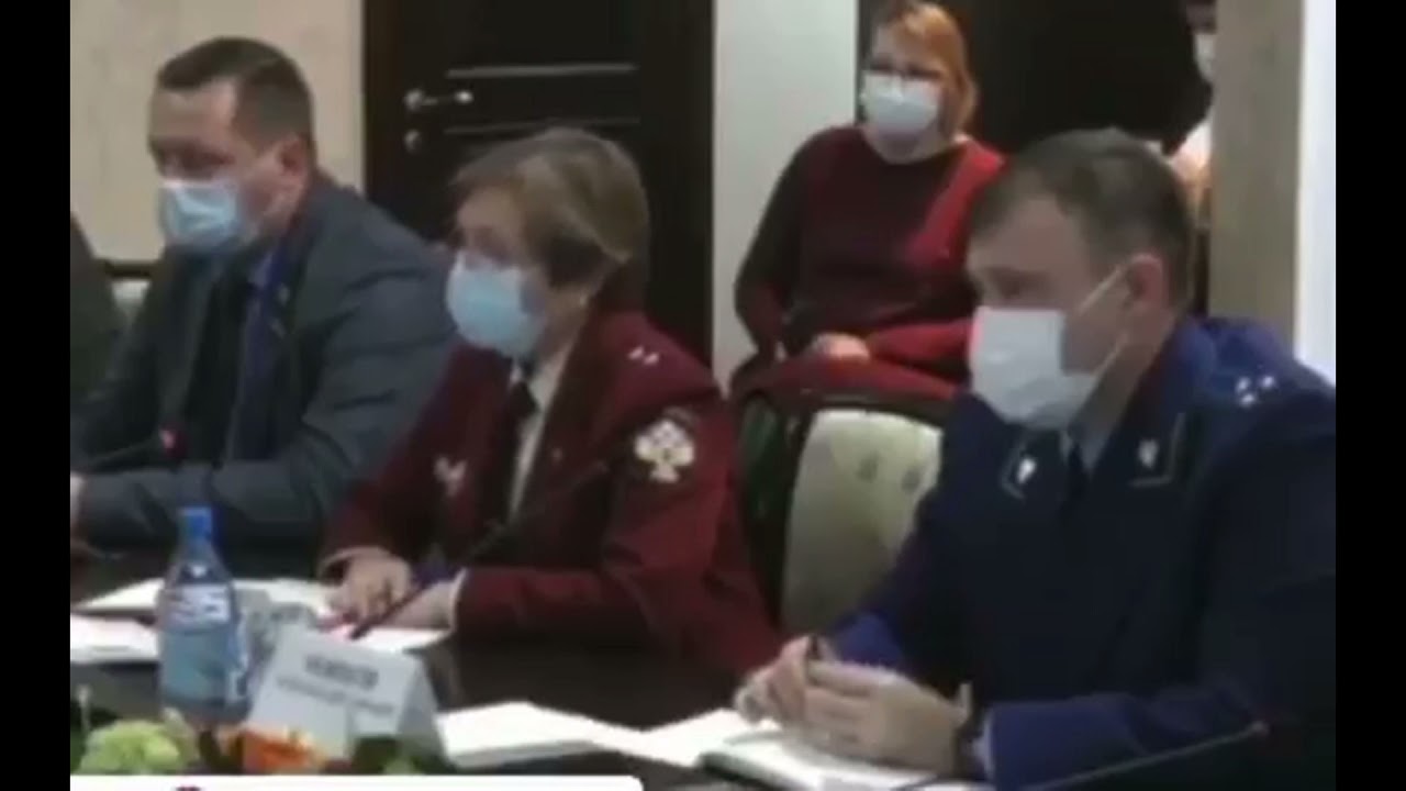 Футболист поставил русскую анальную девушку на шпилях раком в постели и долго имел