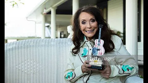 Loretta Lynn's Authentic Cabin- Butcher Hollar-Tou...