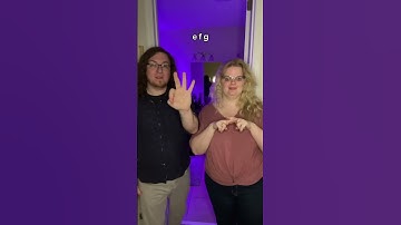 #asl and #bsl - they have a different alphabet! #foryou #signlanguage #fyp