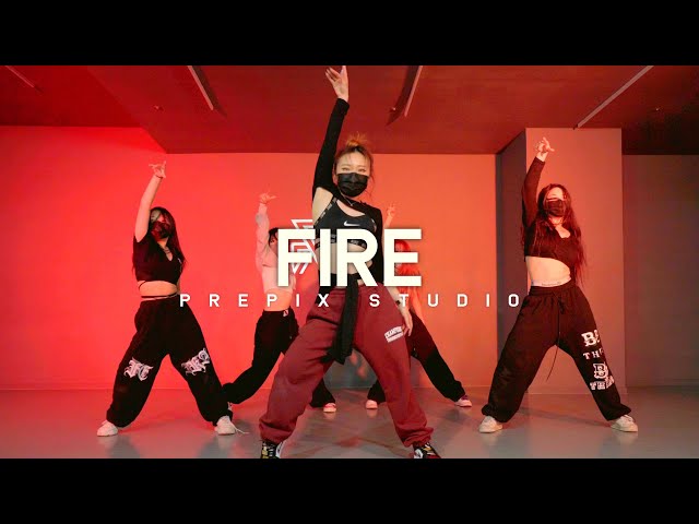 Jeon Soyeon - FIRE (With BRANDNEWCHILD & KLWC) | BERRI choreography class=
