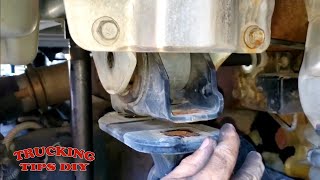 How to remove and replace Freightliner Cascadia Cab mounts (STEP BY STEP)