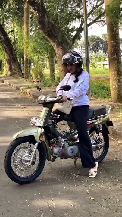 Ladies cantik motor Astrea grand