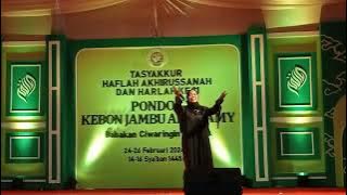 Wafiq Azizah di Haflah Akhirussanah Pondok Kebon Jambu Al-Islamy Babakan Ciwaringin Cirebon