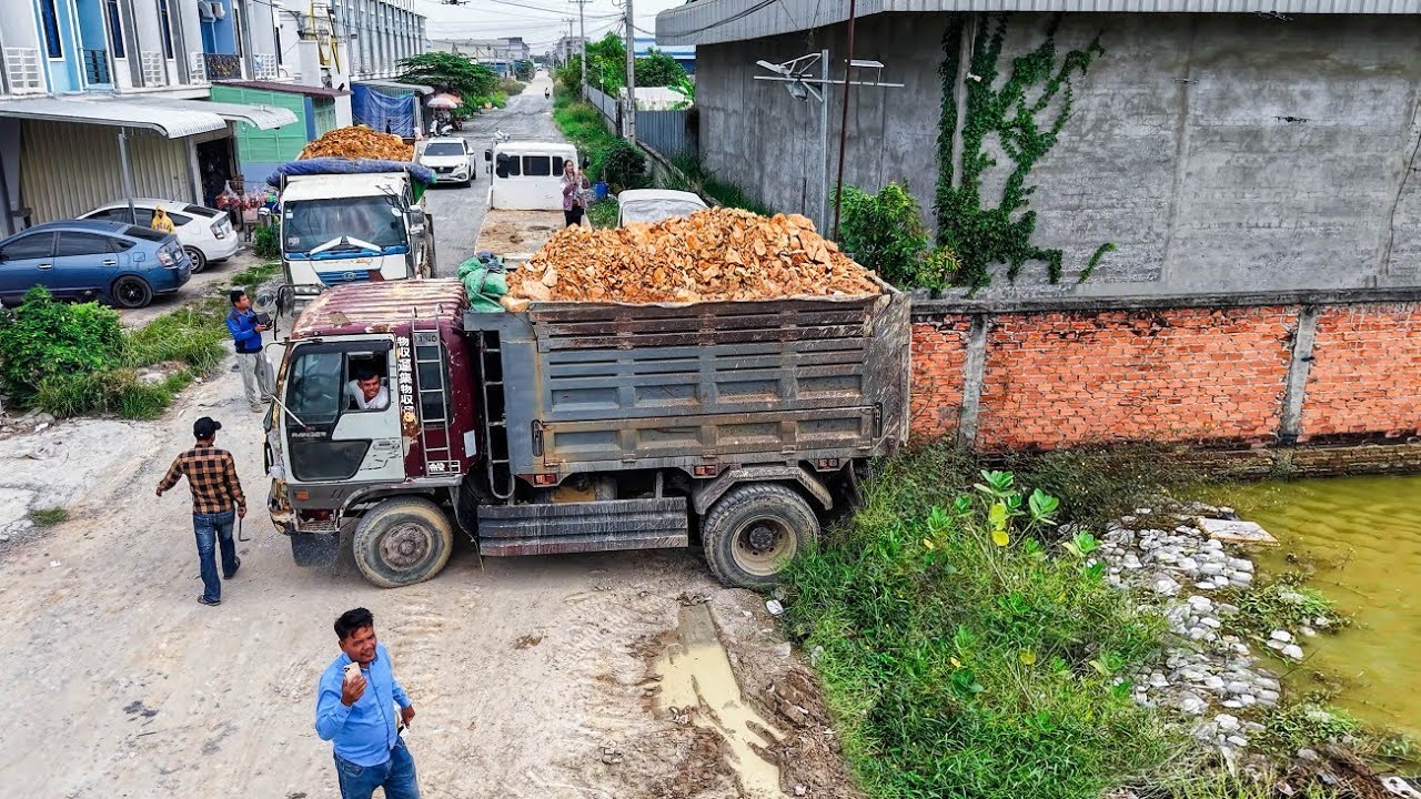 NICELY! First Start New Project LANDFILL By Experly Skill Driver DOZER KOMATSU D31P Pushing RockSoil