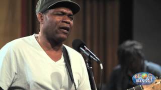 Video voorbeeld van "Robert Cray - Sadder Days (Live on KFOG Radio)"