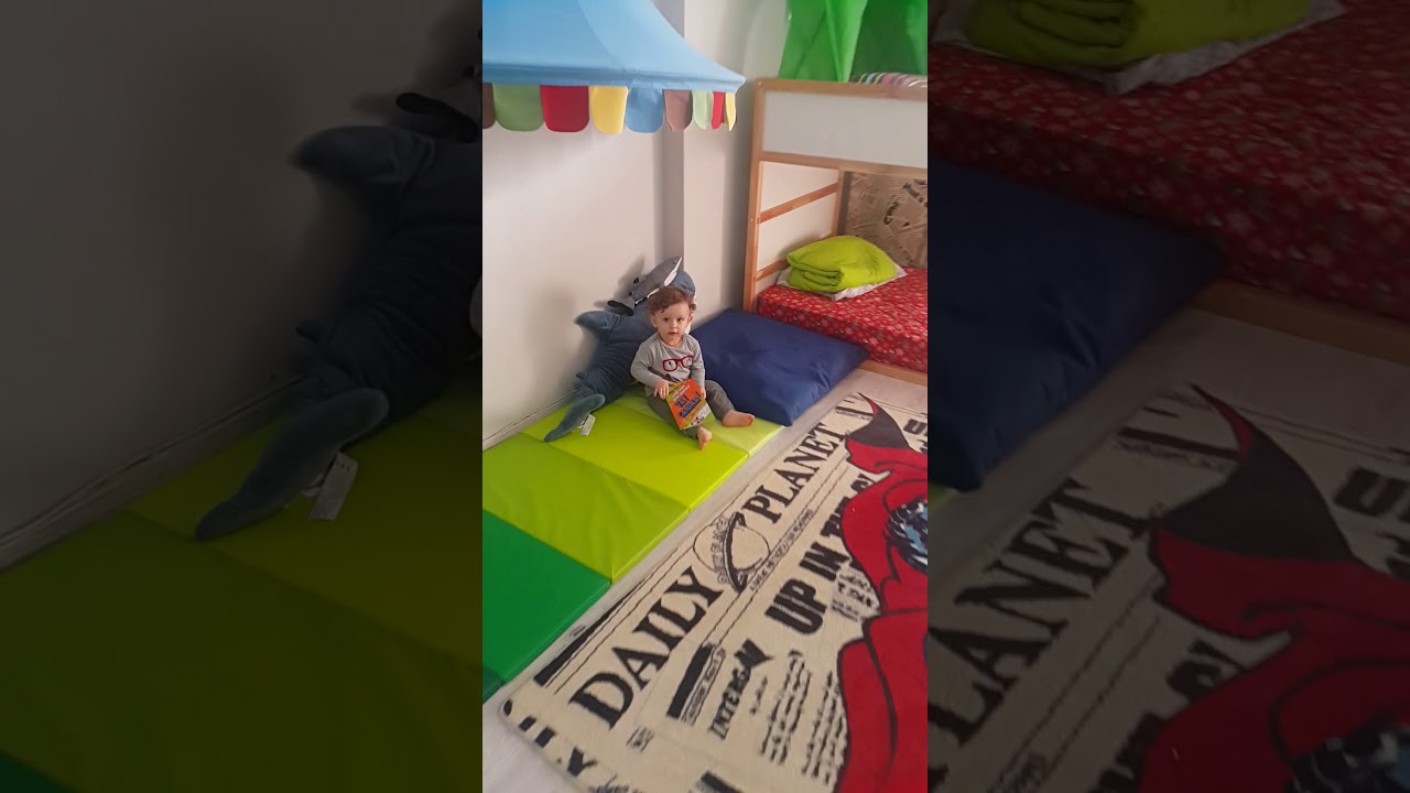 15 Aylık bebek gelişimi(kitap okuma;) YouTube