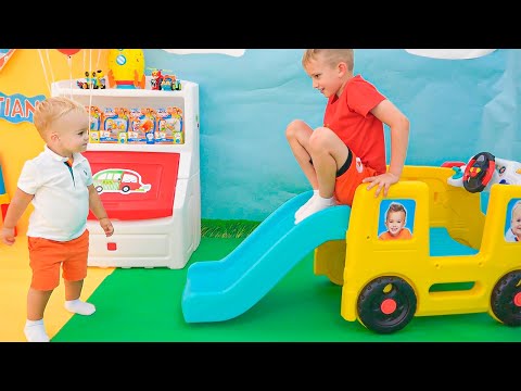 Vlad ve Niki, Bebek Chris ile oynuyor | Çocuklar için komik videolar
