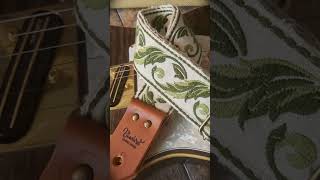 Bluebird Vintage Guitar Straps - Green Maple Leaf's