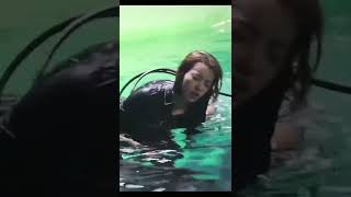 how he Shoot under the water 😩🤌#leejongsuk #shorts #w2w #hanhyojoo #Sukkies screenshot 2