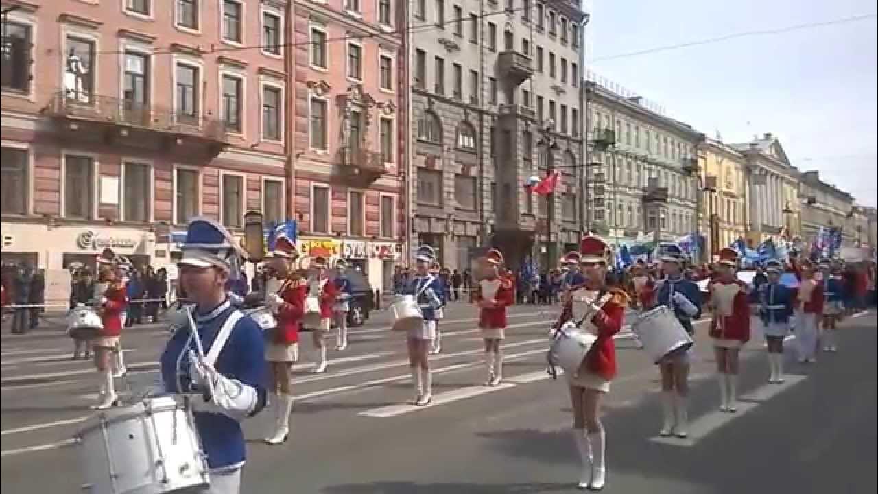 Улица первого мая санкт петербург. Марш в петербурге девушек. марш девок в эстонии.