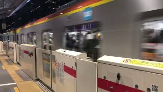 17000系8両編成   中目黒駅に入線